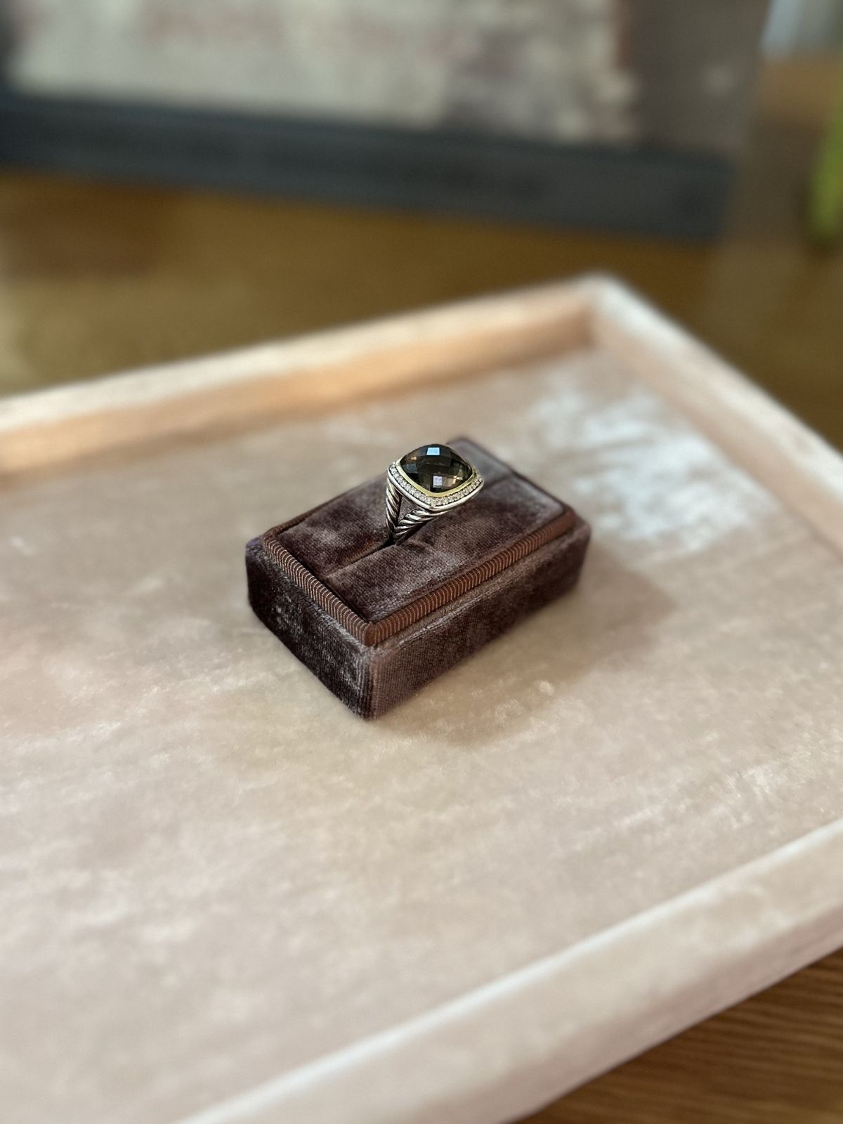 David yurman Albion ring in brown box on pink fixture