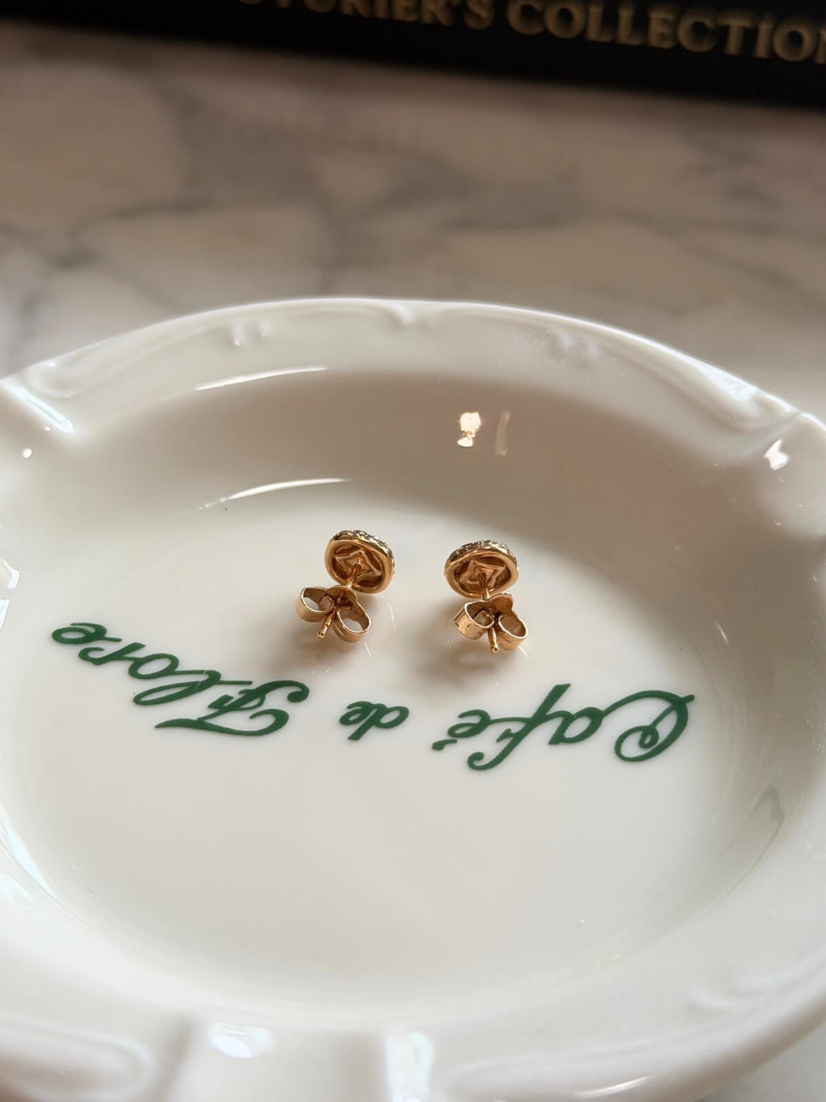 Louise Row featuring David Yurman diamond cushion stud earrings on plate