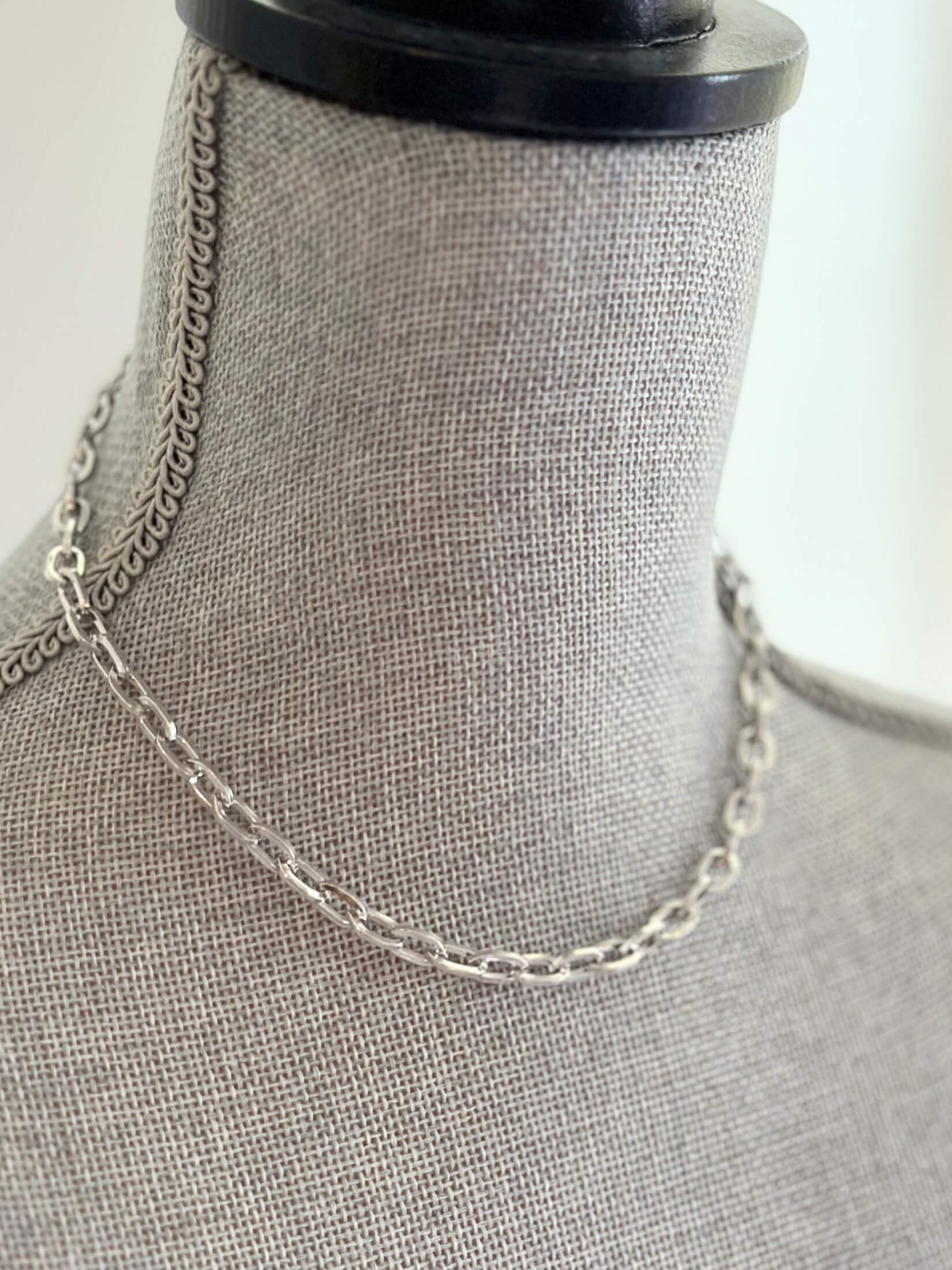 Louise Row featuring Jennifer Fisher XXS Silver Chain on grey mannequin