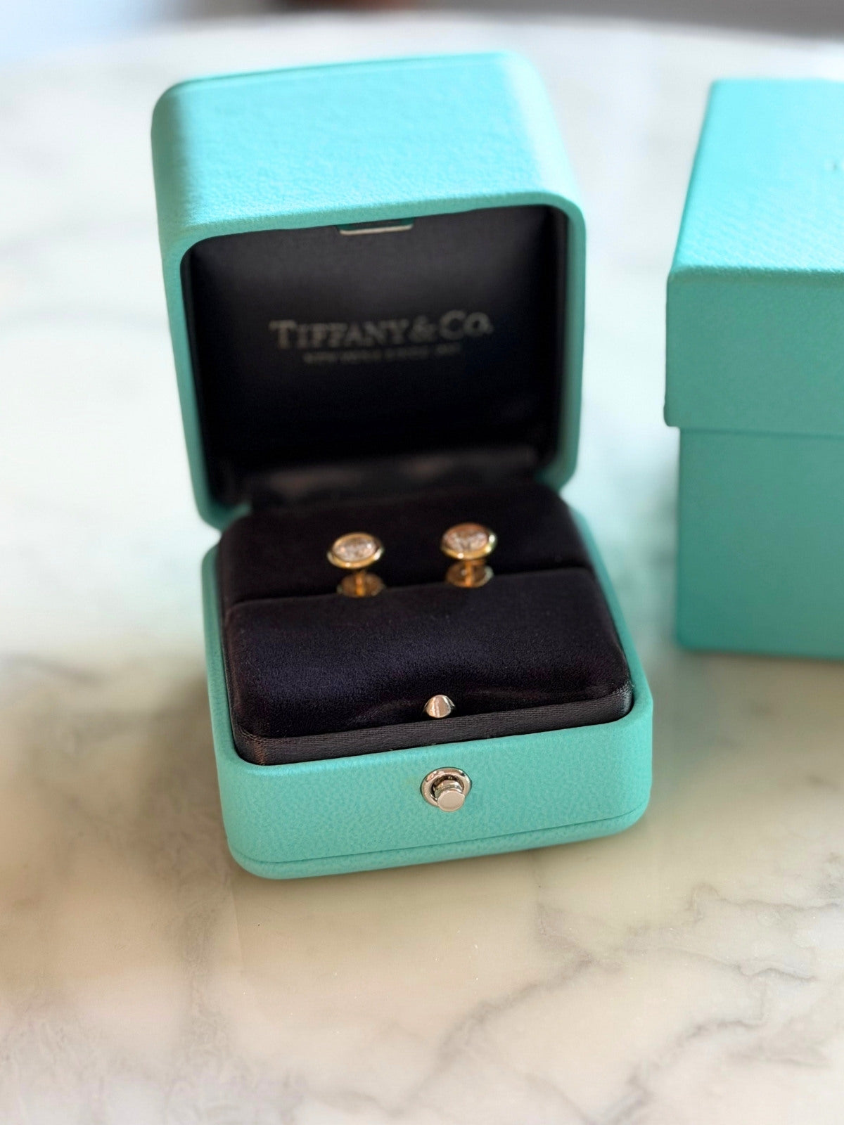 Louise Row featuring Diamonds by the Yard diamond stud earrings in blue TIffany Box
