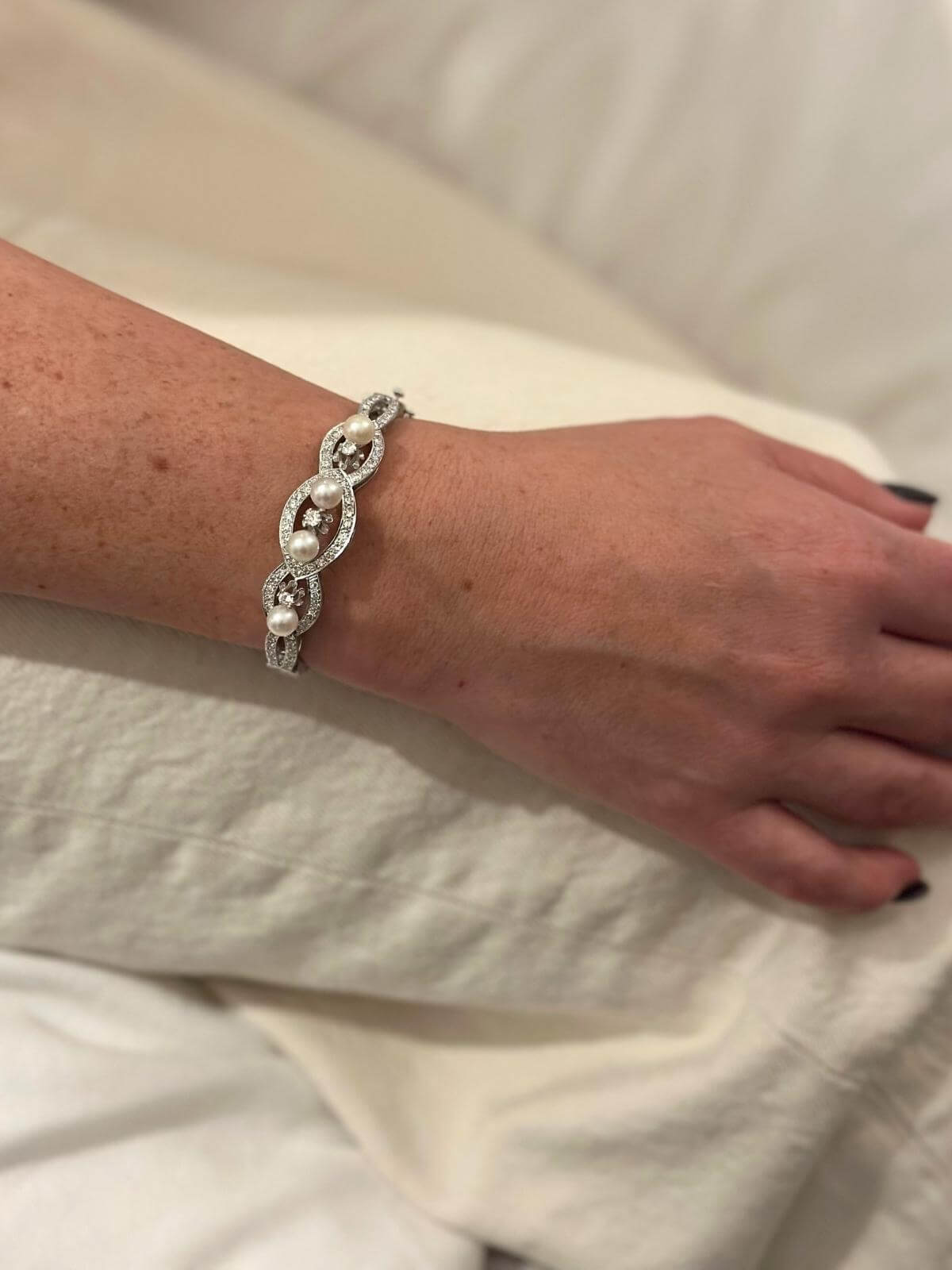 White Gold, Pearl & Diamond Bracelet