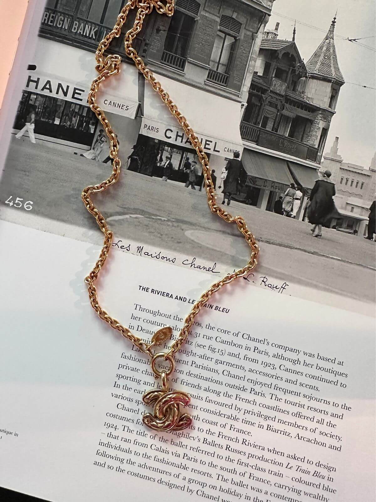 Chanel Matelasse necklace on  Magazine 