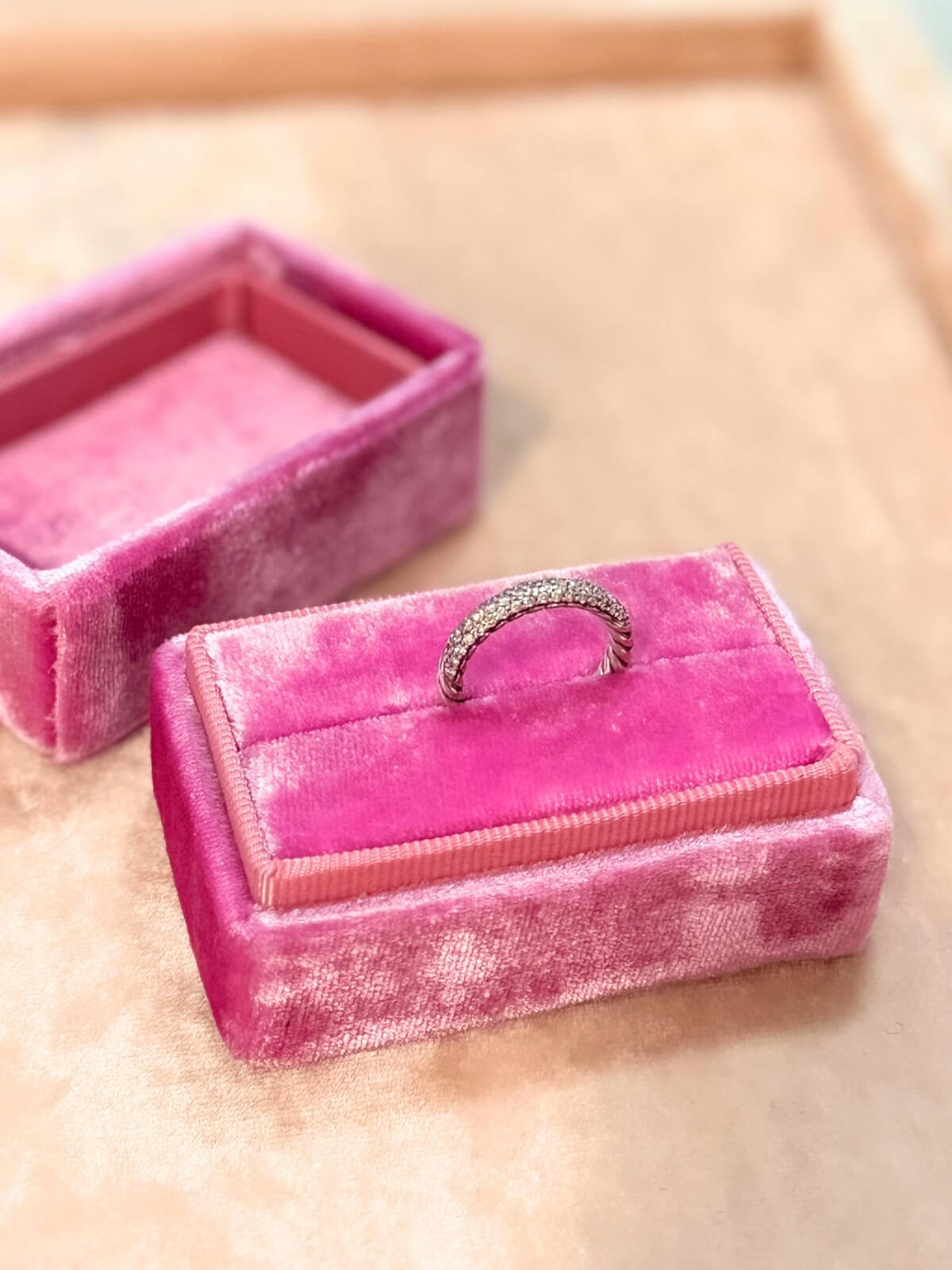 Louise Row featuring David Yurman petite pave ring with white diamond on pink fixture