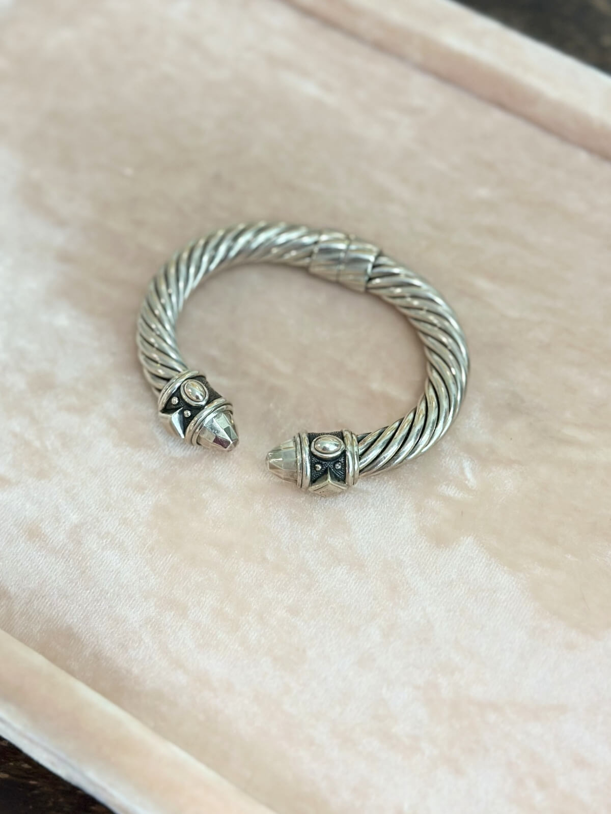 Louise Row featuring David Yurman Renaissance Bracelet in silver on pink pad
