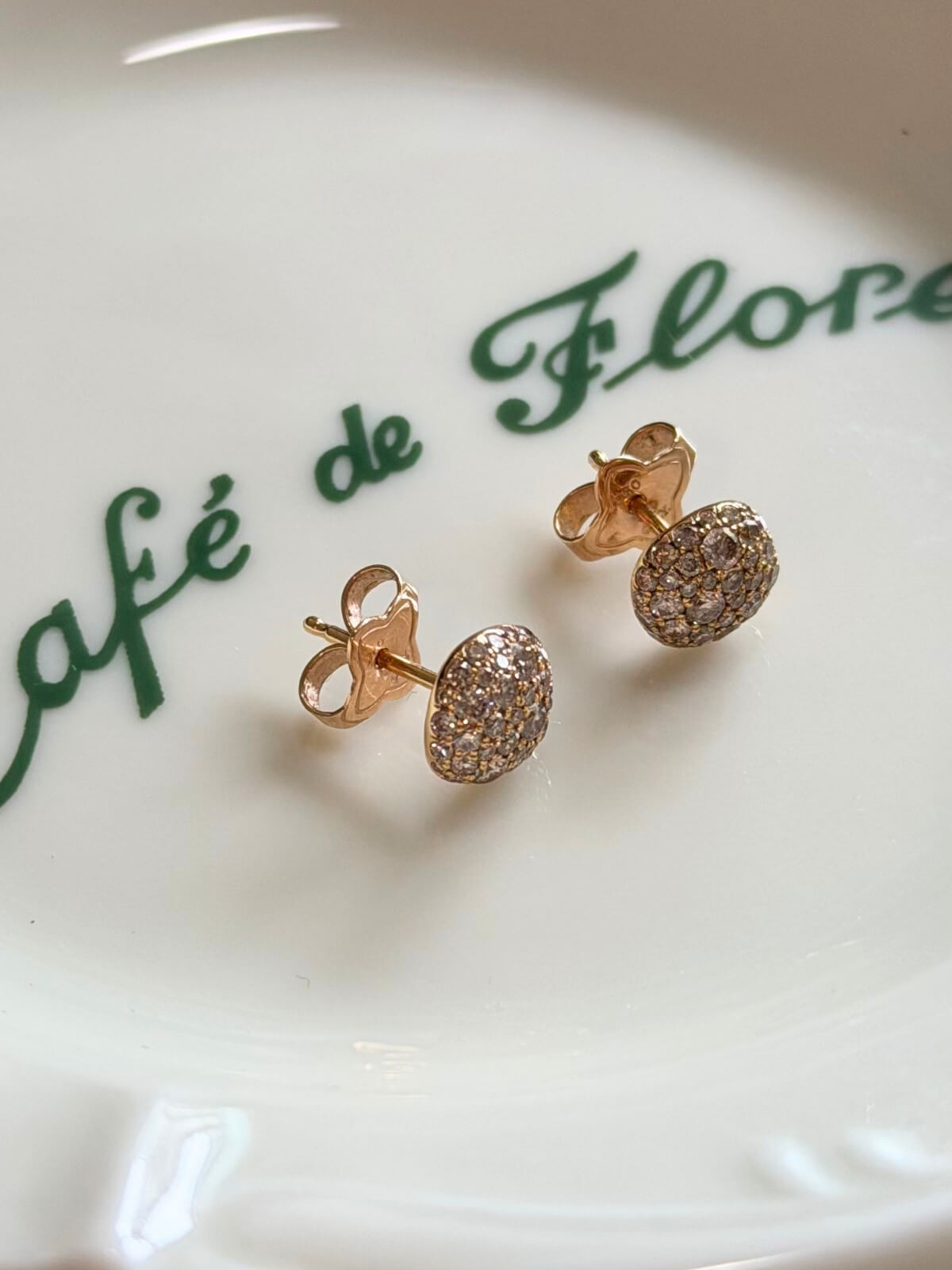 Louise Row featuring David Yurman diamond cushion stud earrings on plate 