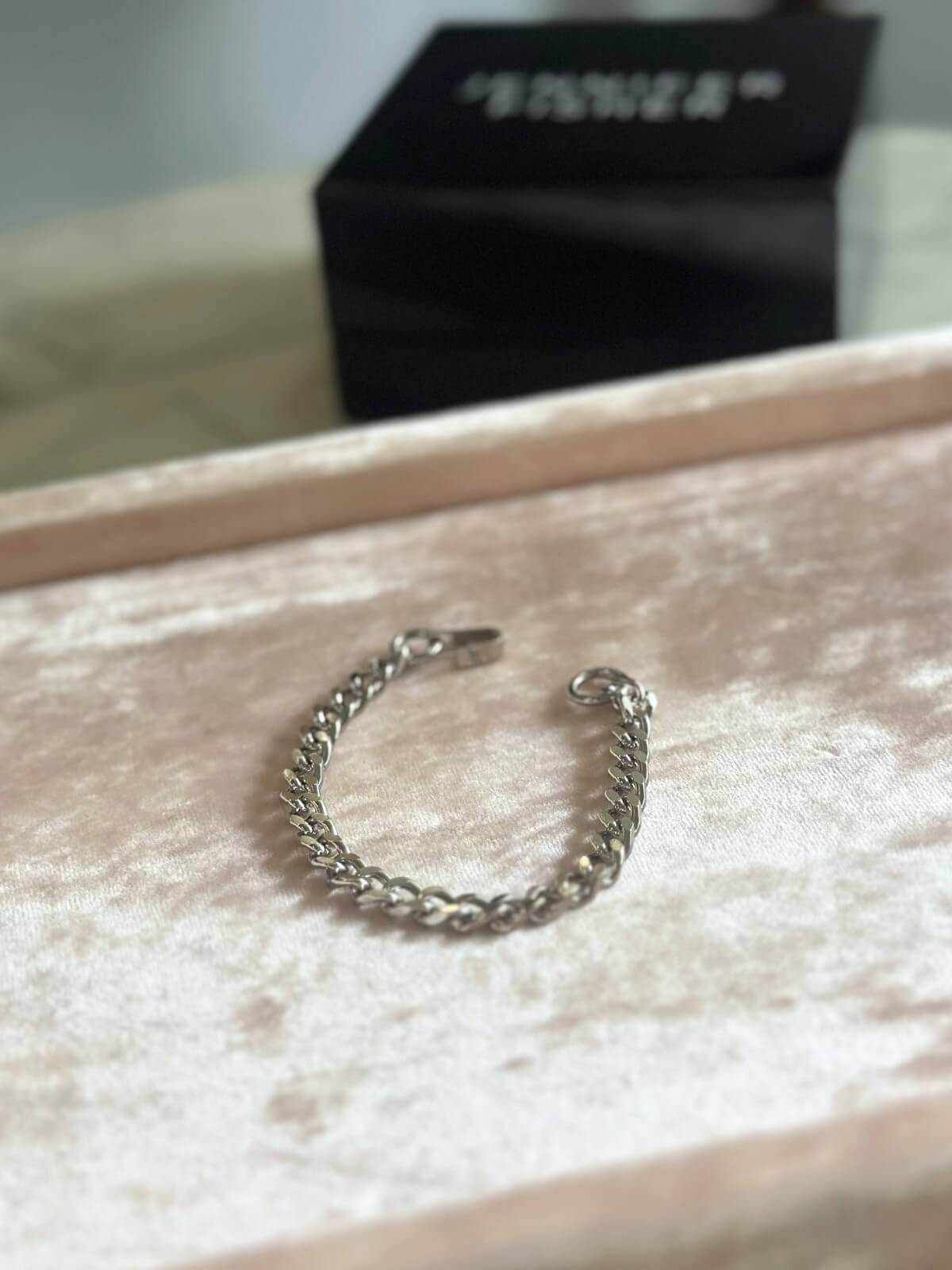 Louise Row featuring Jennifer Fisher Link Bracelet on pink pad