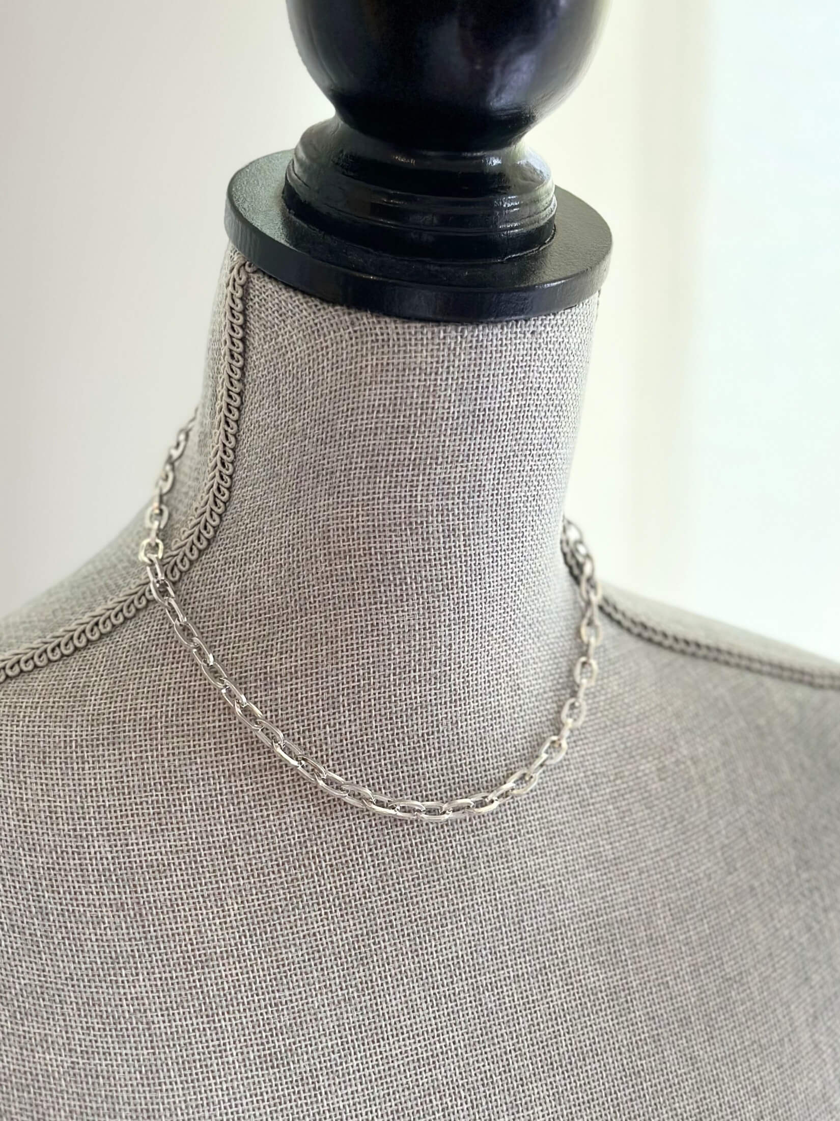 Louise Row featuring Jennifer Fisher XXS Silver Chain on grey mannequin