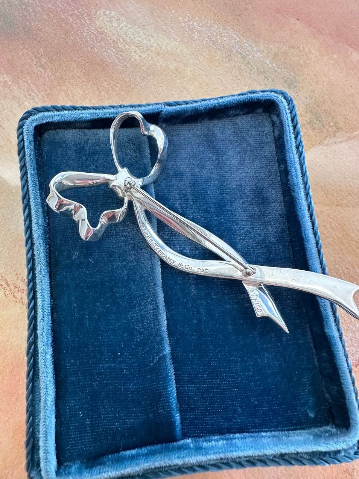 Tiffany bow brooch signature