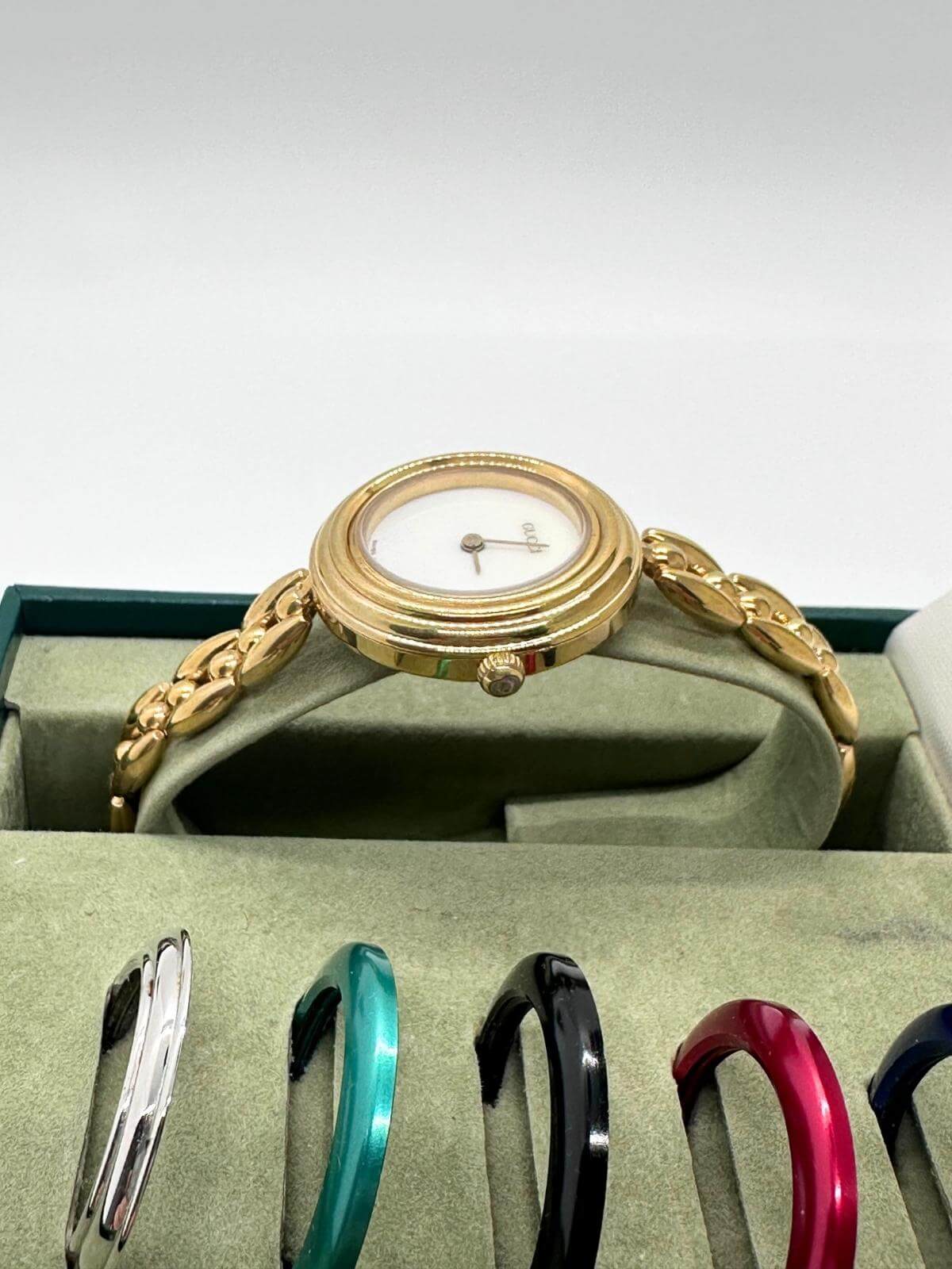 Vintage Gucci Wristwatch with Interchangeable Bezels