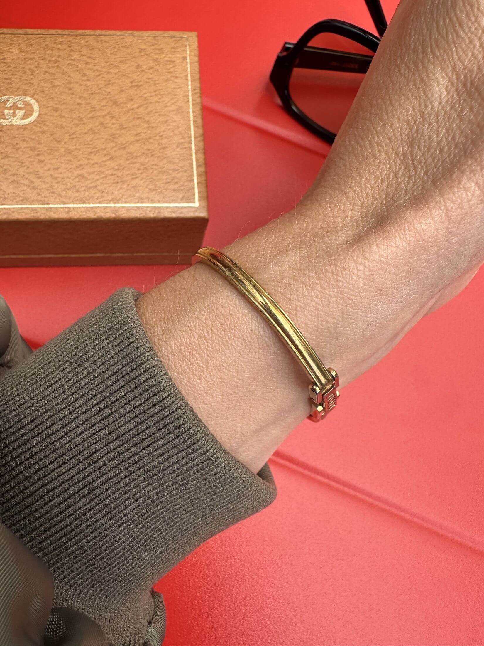 Louise Row Studio featuring Vintage Gucci watch on wrist showing side angle